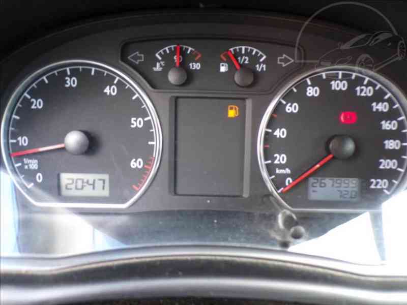 VW Polo 1,4 i FUN,KLIMA-HNED ODJÍŽDÍTE - foto 6