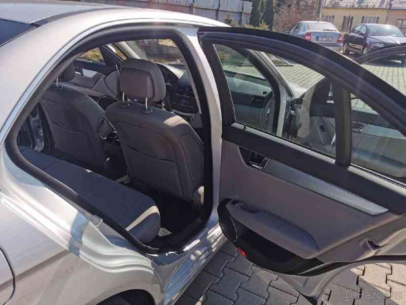 Mercedes-Benz Třídy C 2,2   CDI 125kW Avantgarde TOP stav - foto 14