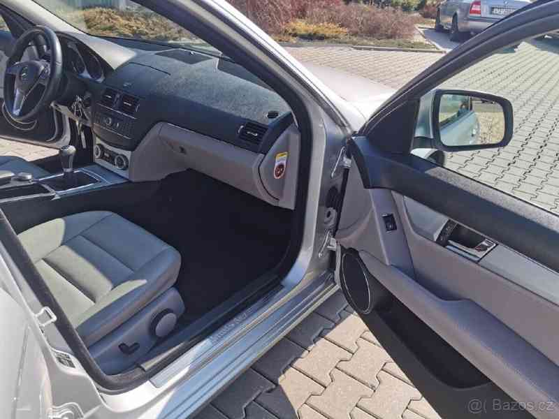 Mercedes-Benz Třídy C 2,2   CDI 125kW Avantgarde TOP stav - foto 13