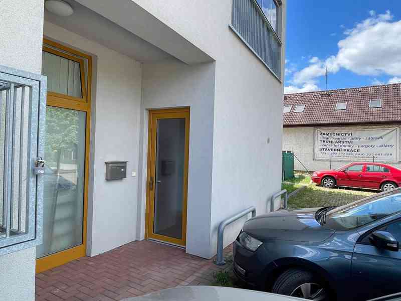 Pronájem bytu 2+kk se zahradou - foto 15