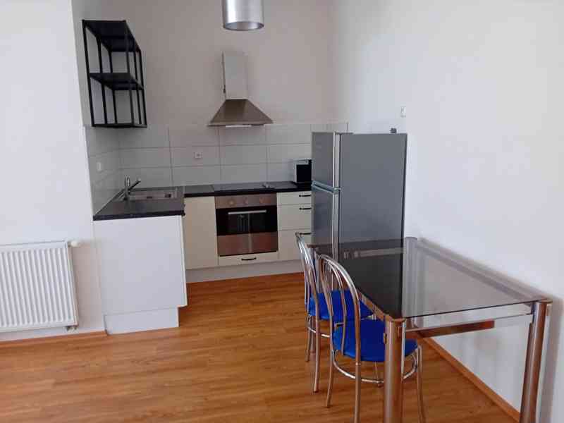 Pronájem bytu 2+kk se zahradou - foto 7