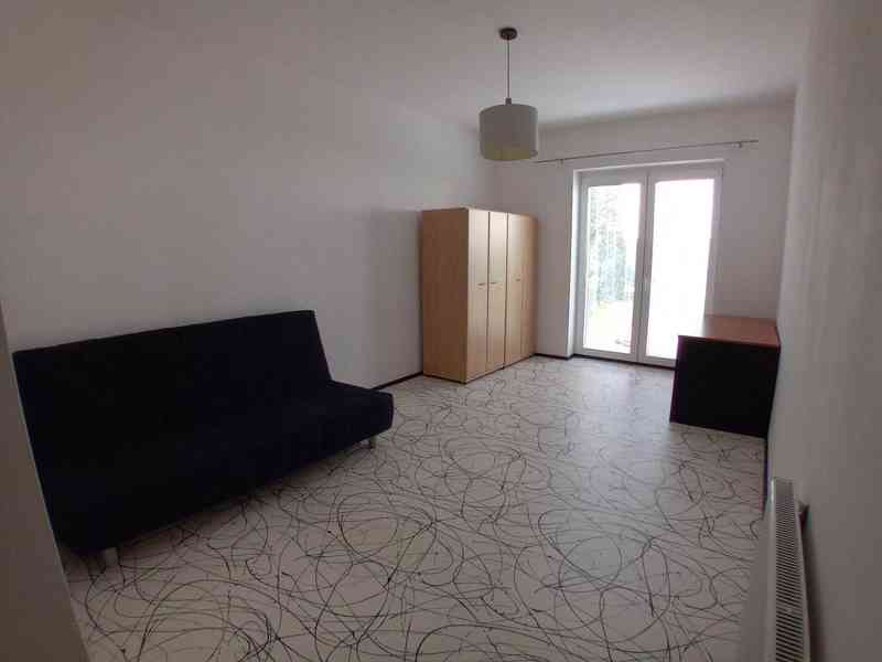 Pronájem bytu 2+kk se zahradou - foto 8