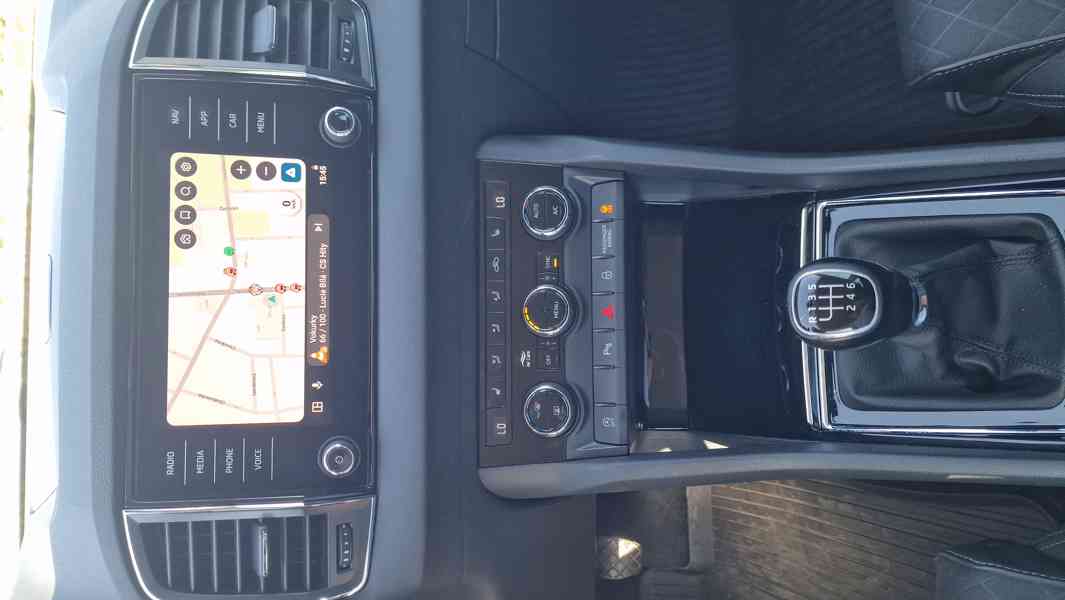 Karoq 2.0 TDI 85kW, AMBIENTE, 2022, 82590 km - foto 14