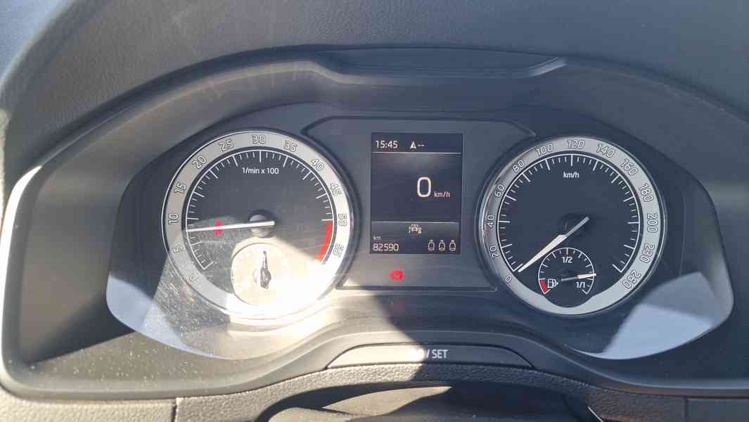 Karoq 2.0 TDI 85kW, AMBIENTE, 2022, 82590 km - foto 13