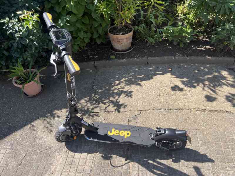Nové Jeep 2xe Urban Camou 500W, záruka,odpočet DPH - foto 3