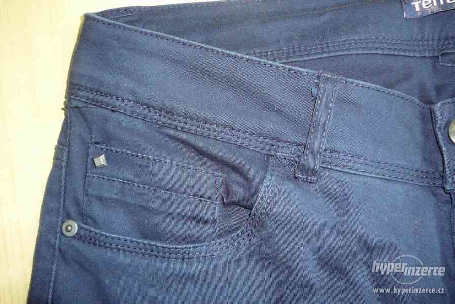 Tmavě modré kalhoty TERRANOVA vel. XL - foto 6