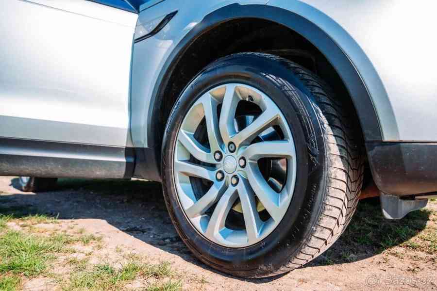 Land Rover Discovery 3,0   HSE, 7 mist, servisováno - foto 3