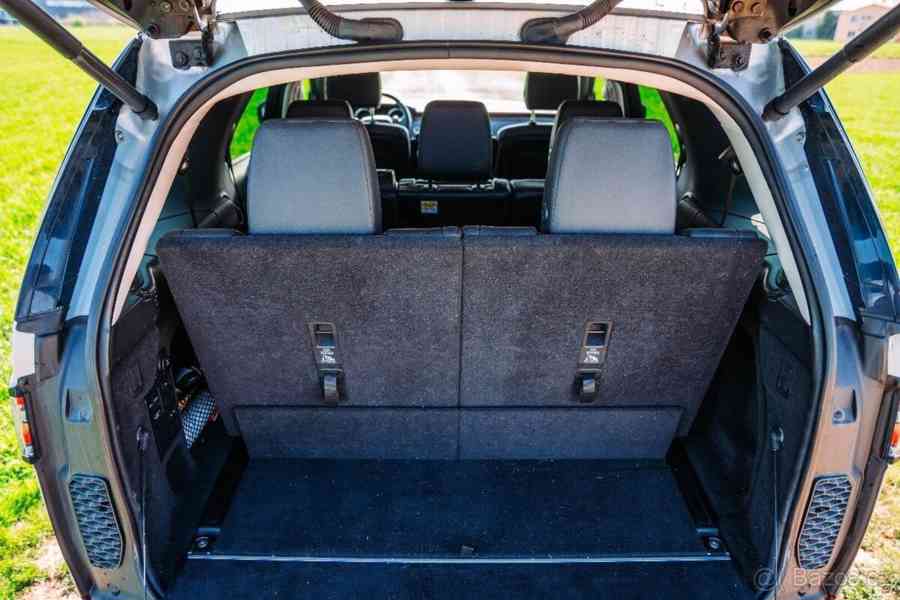 Land Rover Discovery 3,0   HSE, 7 mist, servisováno - foto 11