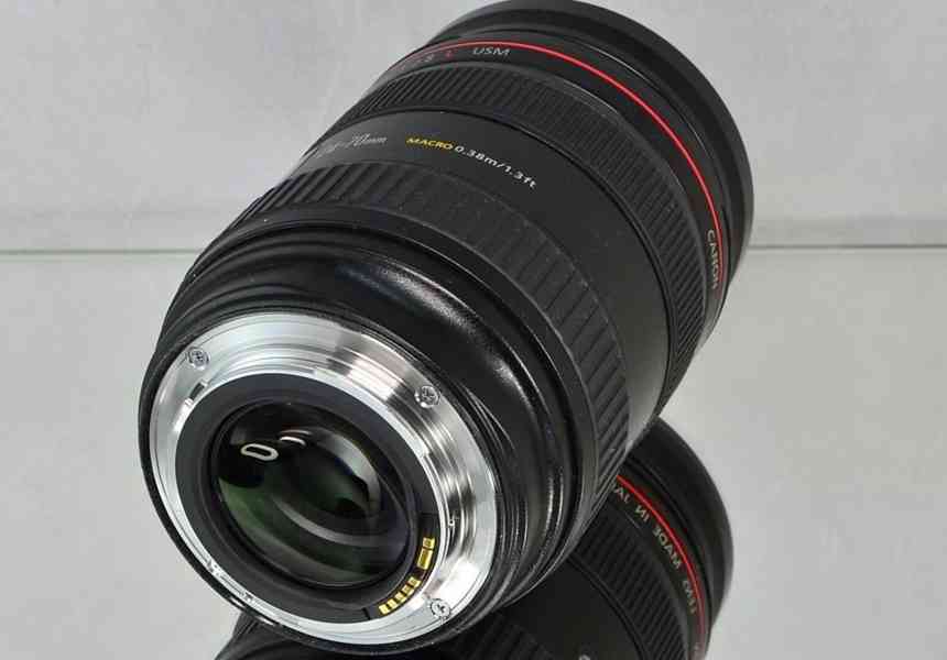 Canon EF 24-70mm f/2.8L USM *F.F. 1:2.8 *řady L*UV - foto 5