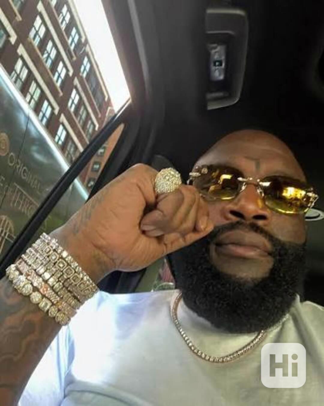 Opravdu chceš být bohatý/á? Přidej se k iluminátům. - foto 1