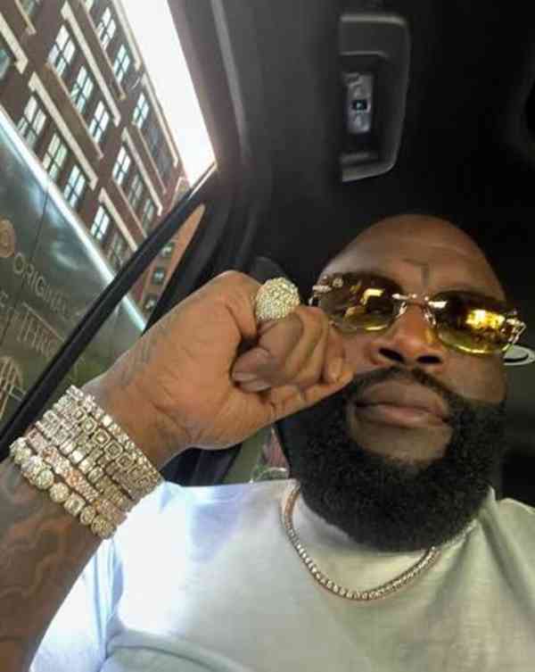 Opravdu chceš být bohatý/á? Přidej se k iluminátům. - foto 1