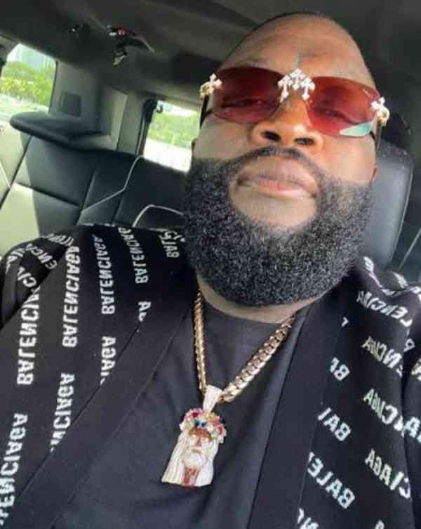 Opravdu chceš být bohatý/á? Přidej se k iluminátům. - foto 2