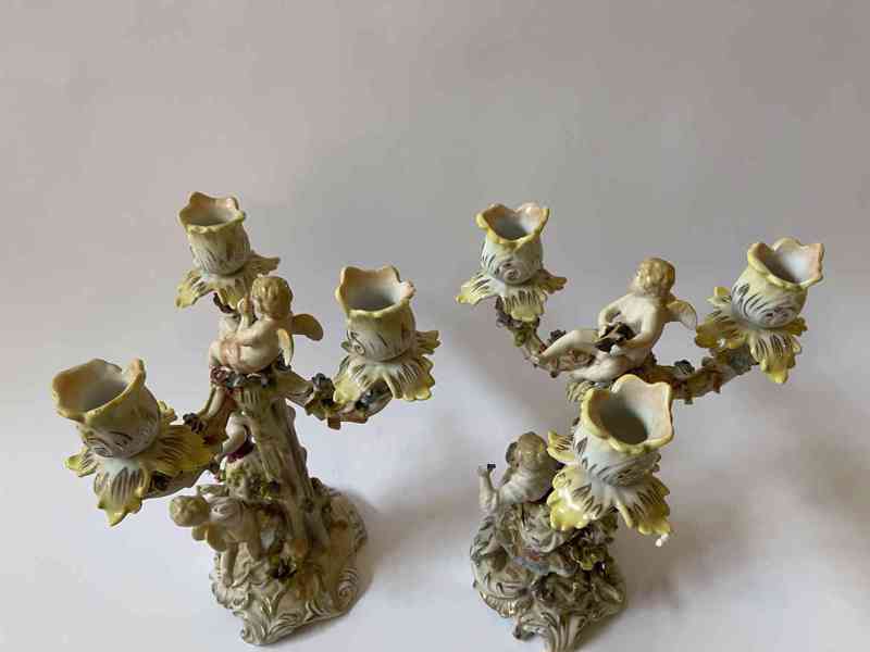Porcelánové figurální párové 3 plamenné svícny - foto 5
