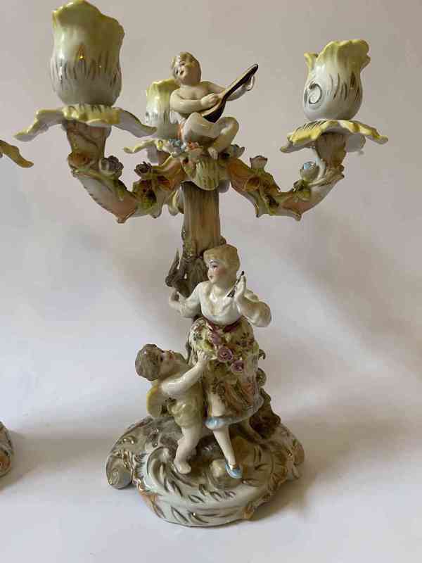 Porcelánové figurální párové 3 plamenné svícny - foto 3