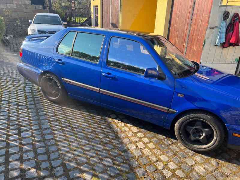 Volkswagen Vento - foto 2