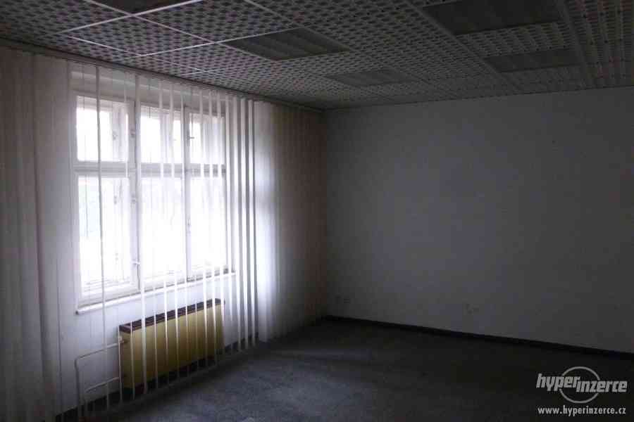 RODINNÝ DŮM (KANCELÁŘSKÝ OBJEKT) - AUKCE - foto 7