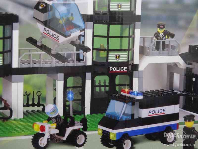 Stavebnice policejní stanice včetně vrtulníku a motorky - foto 3