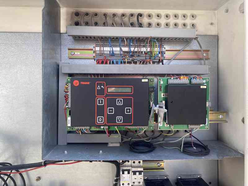 Chladicí jednotka Trane ECGAL800 – Efektivní chlazení 215 kW - foto 8