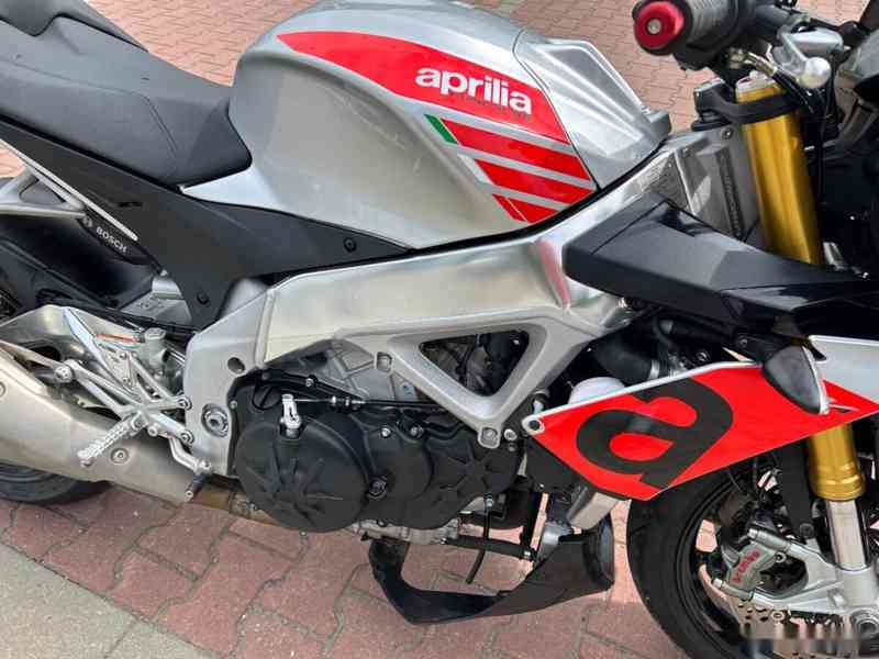 Aprilia Tuono V4 1100 RR 2018 - foto 11