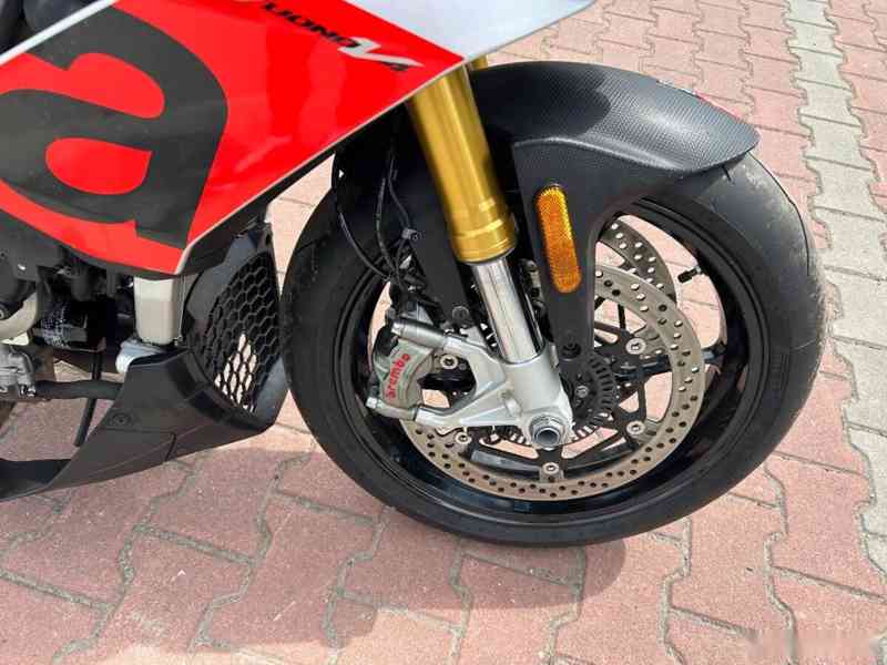 Aprilia Tuono V4 1100 RR 2018 - foto 10