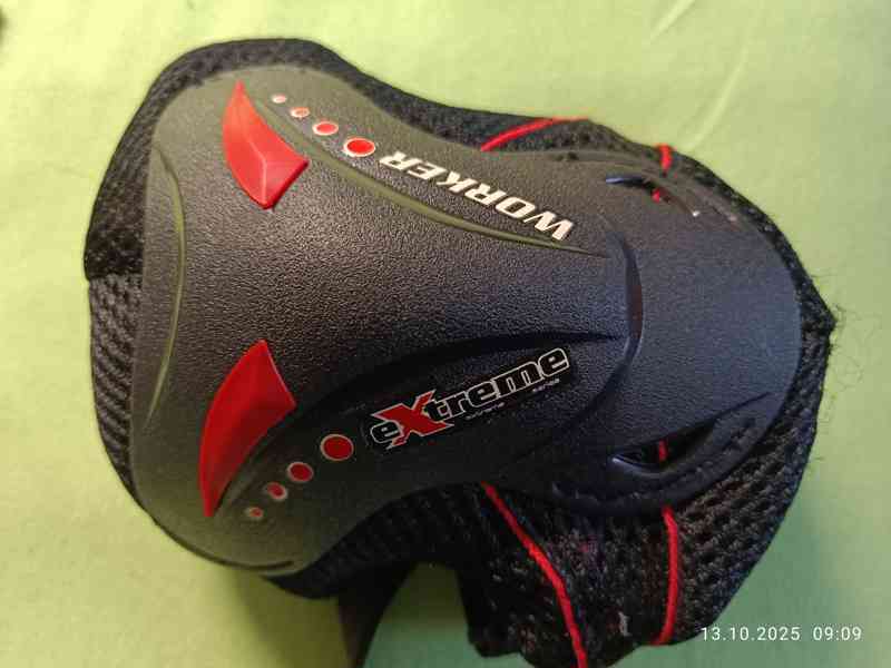 Prodám PÁNSKÉ KOLEČKOVÉ BRUSLE, INLINE,vel. 45, XFACT - foto 9