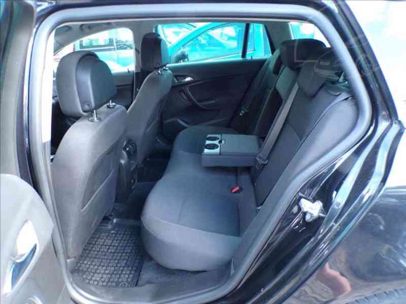 Opel Insignia 2,0 CDTi AUTOMAT - foto 11