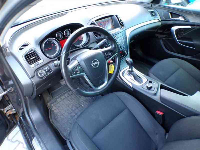 Opel Insignia 2,0 CDTi AUTOMAT - foto 9