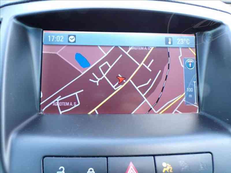 Opel Insignia 2,0 CDTi AUTOMAT - foto 7