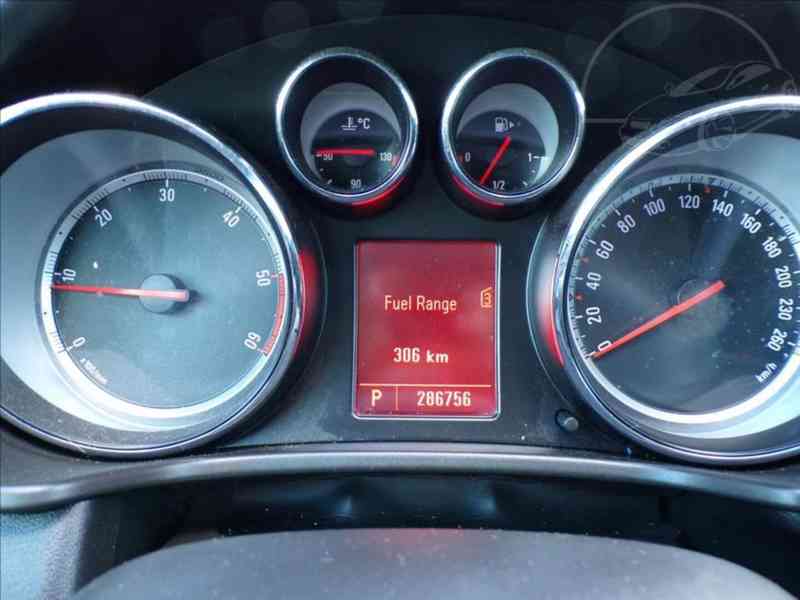Opel Insignia 2,0 CDTi AUTOMAT - foto 6