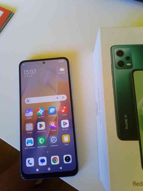 Mobilní telefon, 6.67" AMOLED displej 120 Hz (max. 900 nitů) - foto 2