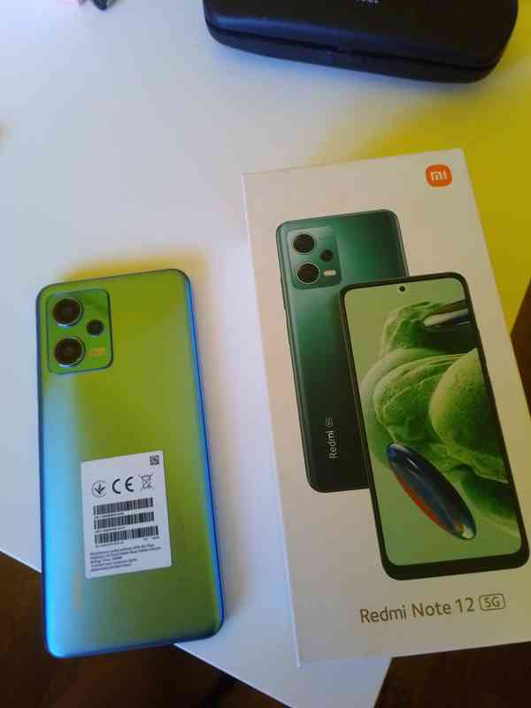 Mobilní telefon, 6.67" AMOLED displej 120 Hz (max. 900 nitů) - foto 5