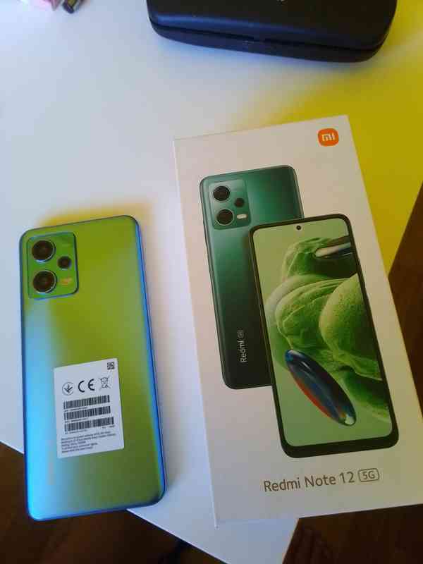 Mobilní telefon, 6.67" AMOLED displej 120 Hz (max. 900 nitů) - foto 6