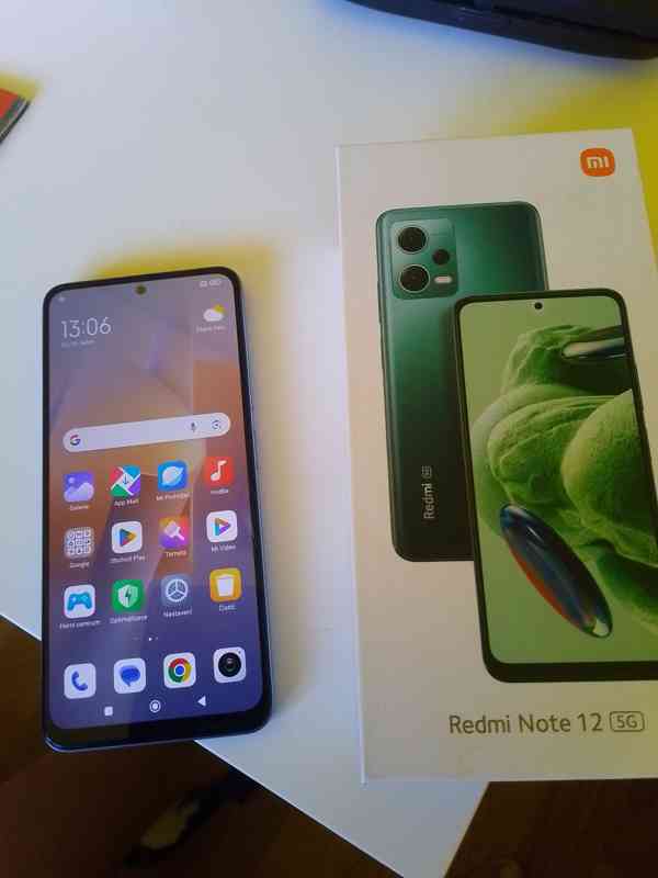 Mobilní telefon, 6.67" AMOLED displej 120 Hz (max. 900 nitů) - foto 3