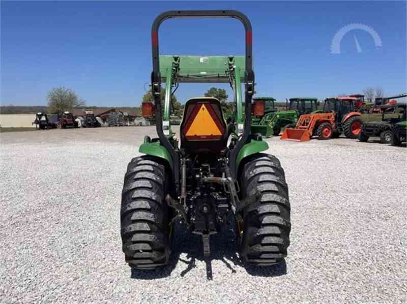 Traktor JOHN DEERE 3320 - foto 4