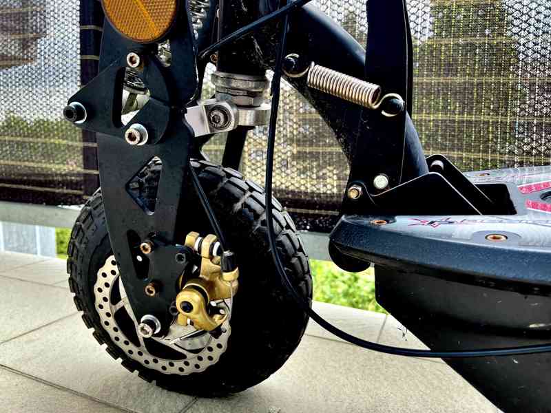 Elektrokoloběžka Nitro Scooters XE900 nová baterie - foto 4