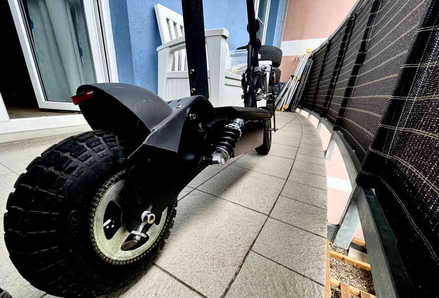 Elektrokoloběžka Nitro Scooters XE900 nová baterie - foto 7