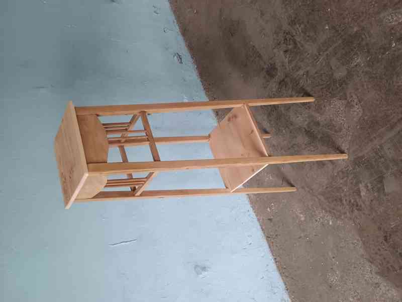 starý stojan na květiny - foto 2