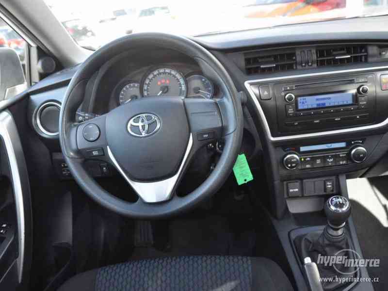 Toyota Auris 1.33i Touring Sports 73kW - foto 8