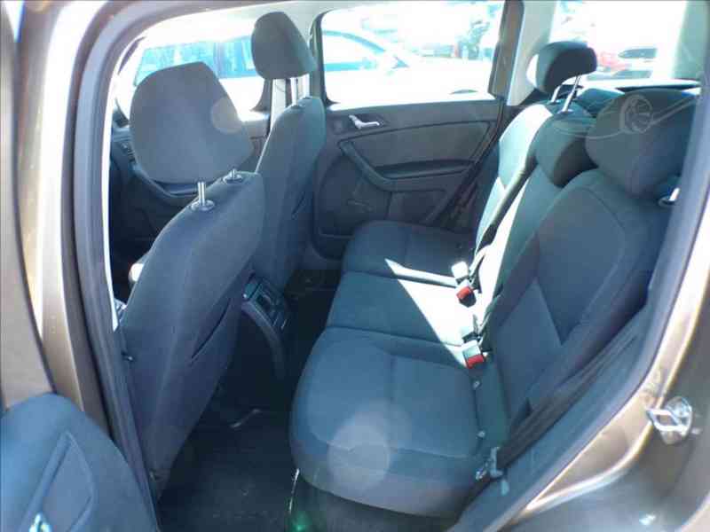 Škoda Yeti 2,0 TDI - foto 8