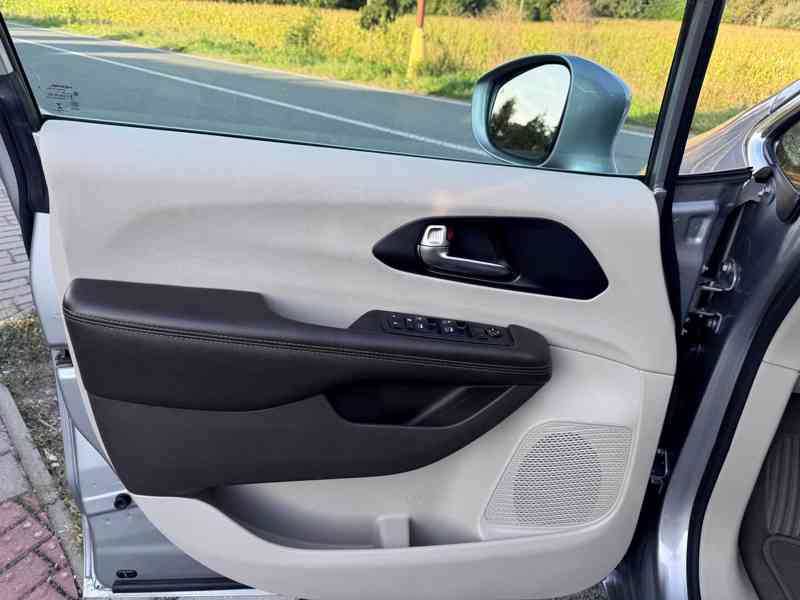  Chrysler Pacifica 3,6 RU Čocka Adapttemp 2020 - foto 15