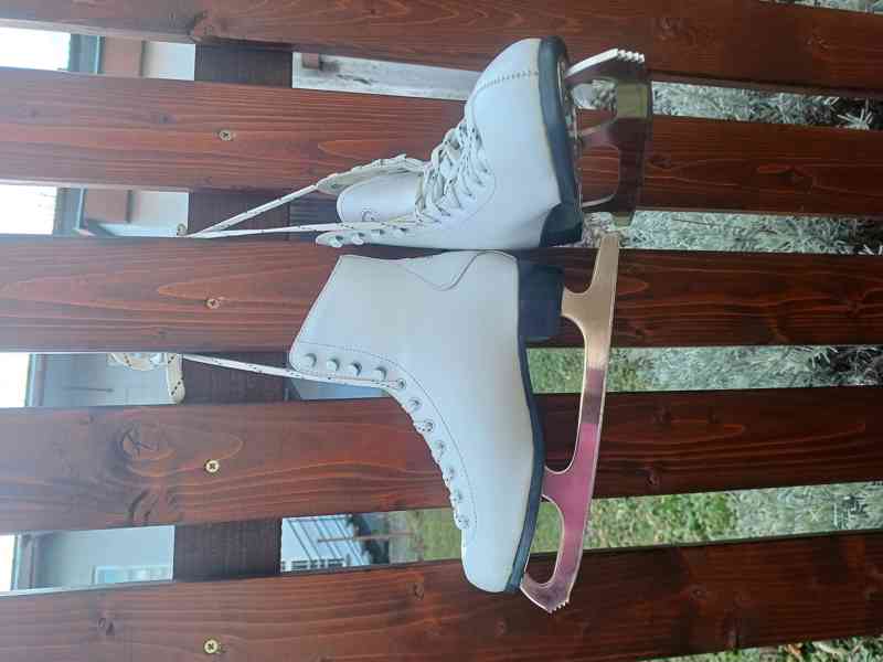 dámské brusle - foto 3