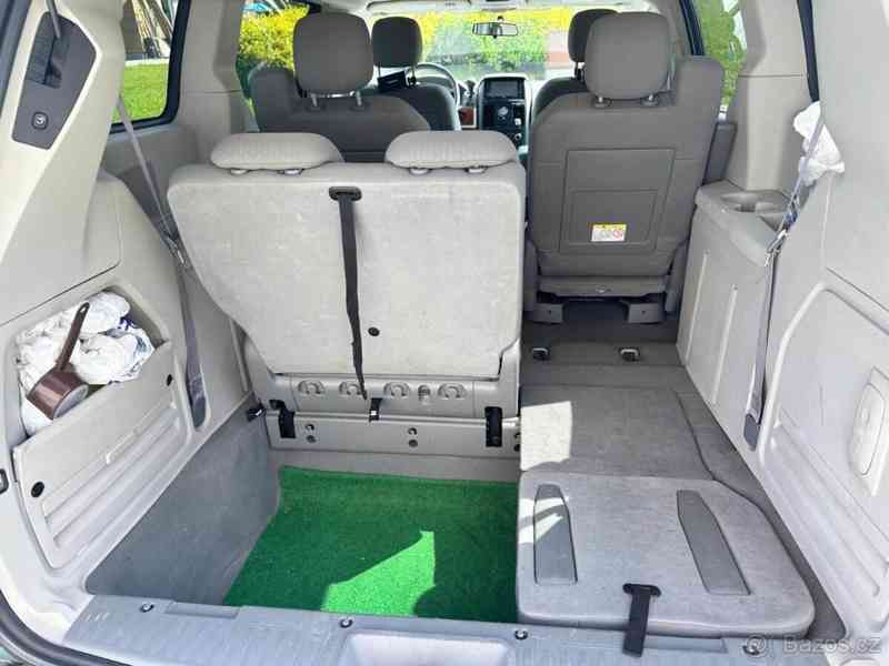 Chrysler Town & Country 3,8   V6 148Kw BENZIN+LPG - foto 7