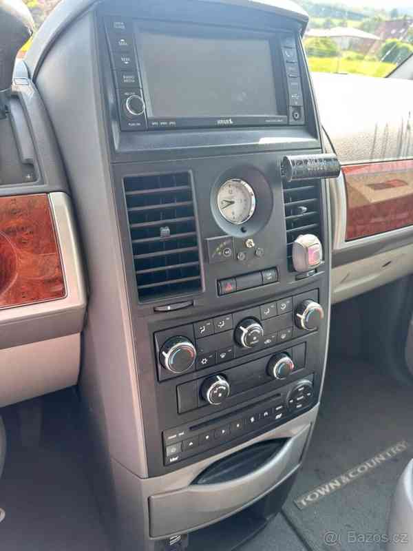 Chrysler Town & Country 3,8   V6 148Kw BENZIN+LPG - foto 4