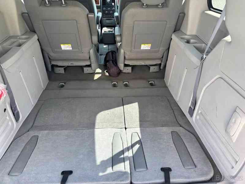 Chrysler Town & Country 3,8   V6 148Kw BENZIN+LPG - foto 14