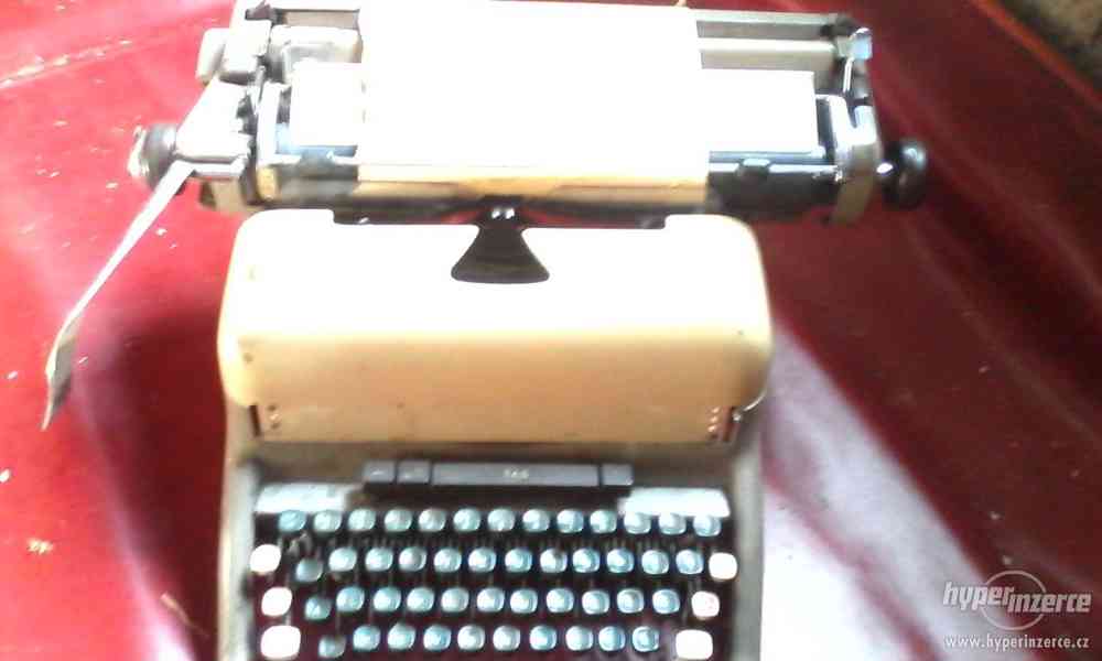Prodám psací stroj - foto 2