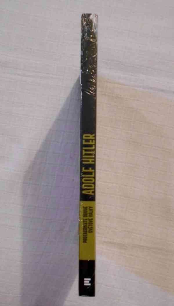 Adolf Hitler Vůdce Třetí říše - 2025 / nerozbalená / - foto 3