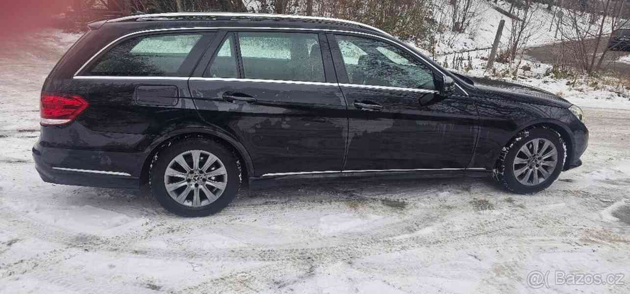 Mercedes-Benz Třídy E 200 CDI - foto 4