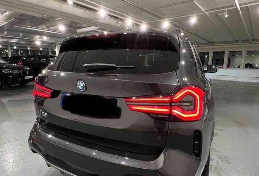 BMW iX3  - foto 9