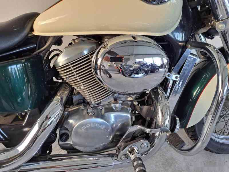 Honda VT 750 Shadow - foto 8