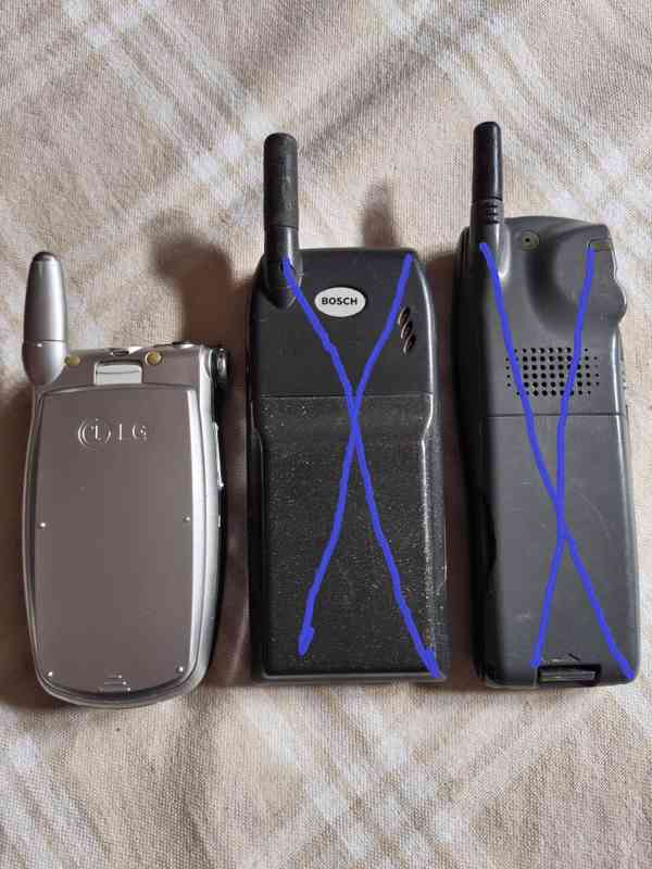 Mobilní tlačítkový telefon LG G7100 - foto 2